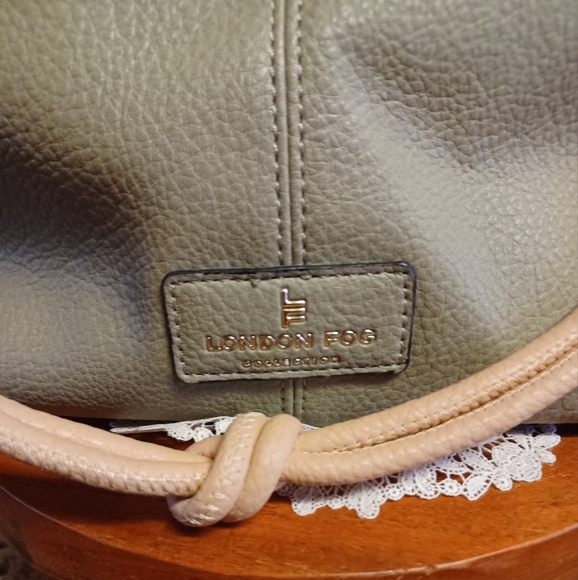 London Fog Collection Sage Green/Cream/Tan Oversized Knotted Strap Bag 12" - Picture 4 of 16